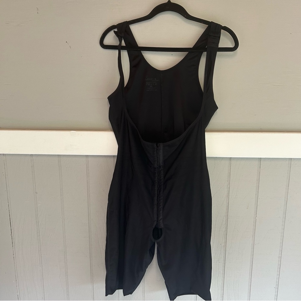 Isavela compression garment - Picture 2 of 8